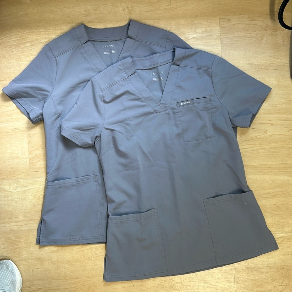 Small Jaanuu Scrub Top